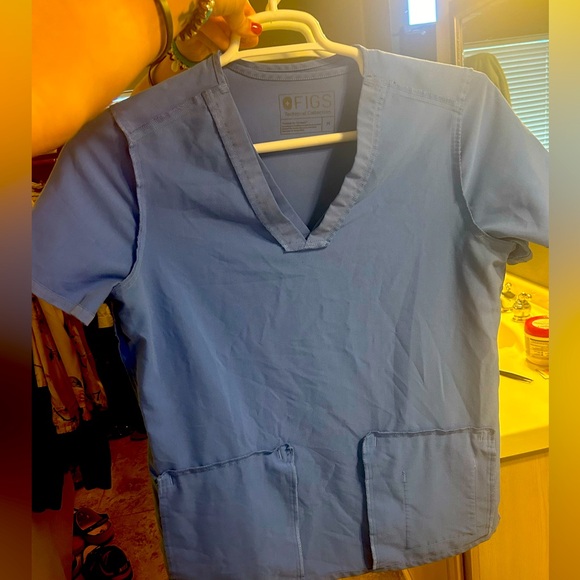 Figs 2 pocket light blue scrub top quantity 2 - Picture 1 of 1